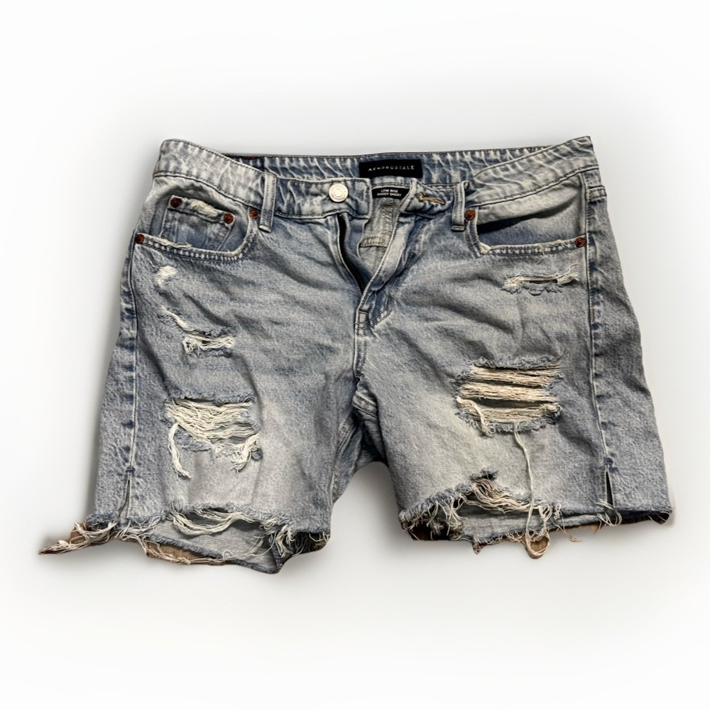 Aéropostale Low Rise Baggy Distressed Denim Shorts Women's Size 8 Light Wash